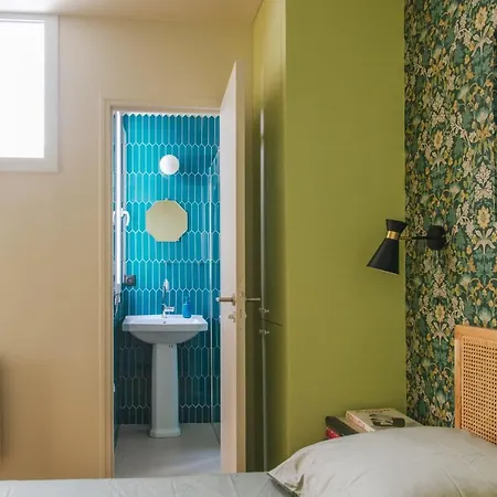 Le Grand Maulnes Bed & Breakfast 4*